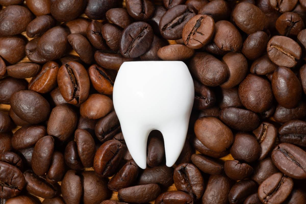 concept of worst foods for staining teeth