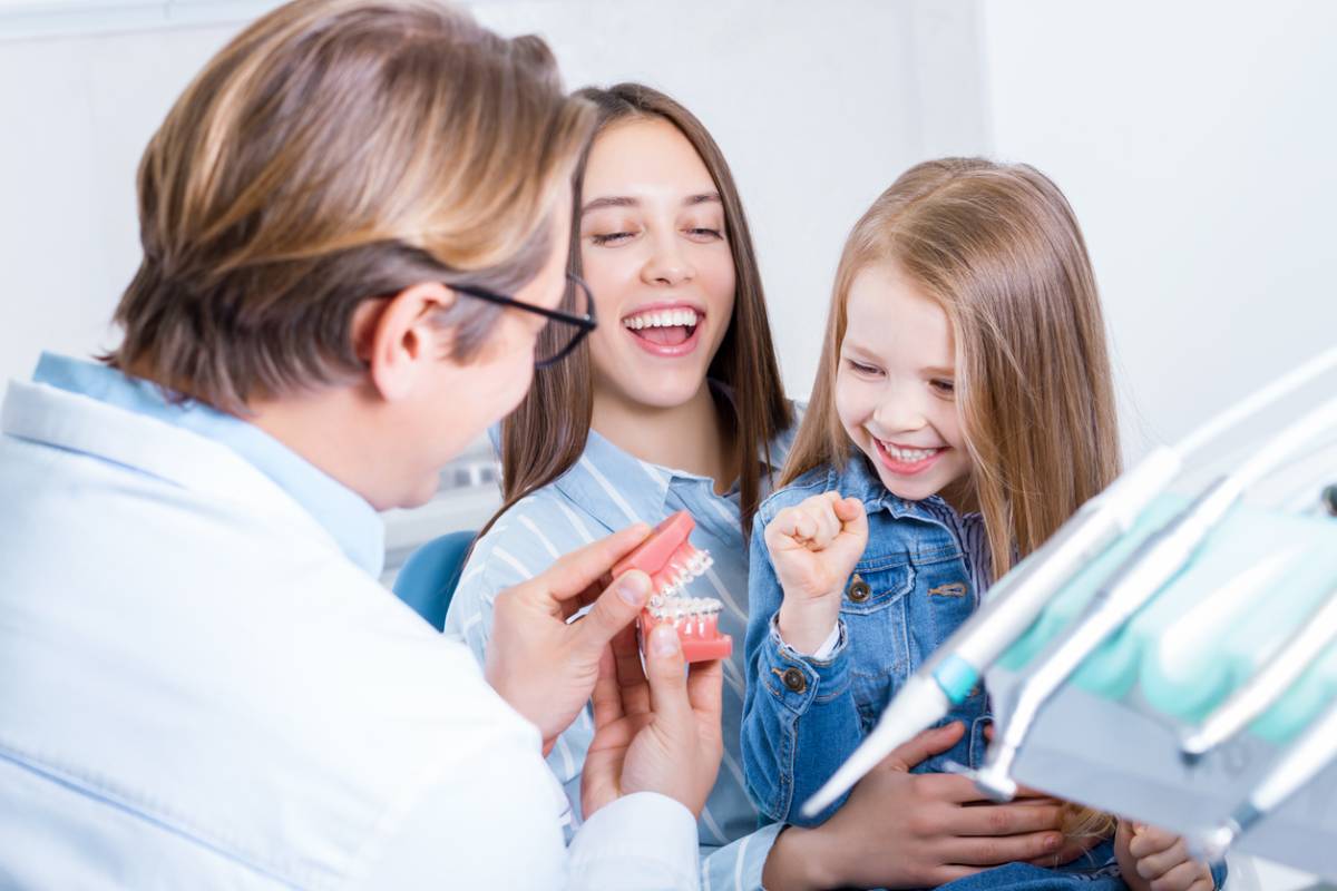 featured image for article about most important family dentist qualities